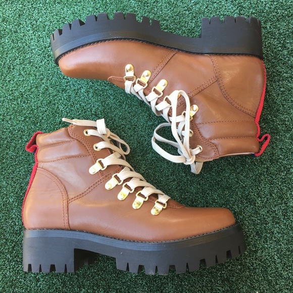 buzzer boot steve madden